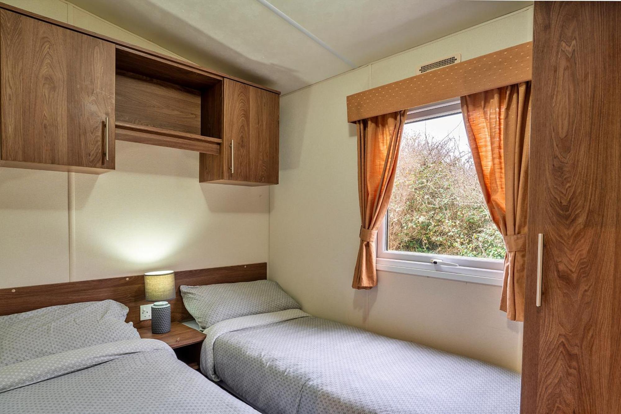 Finest Retreats - Phoenix Retreat Ruan Minor